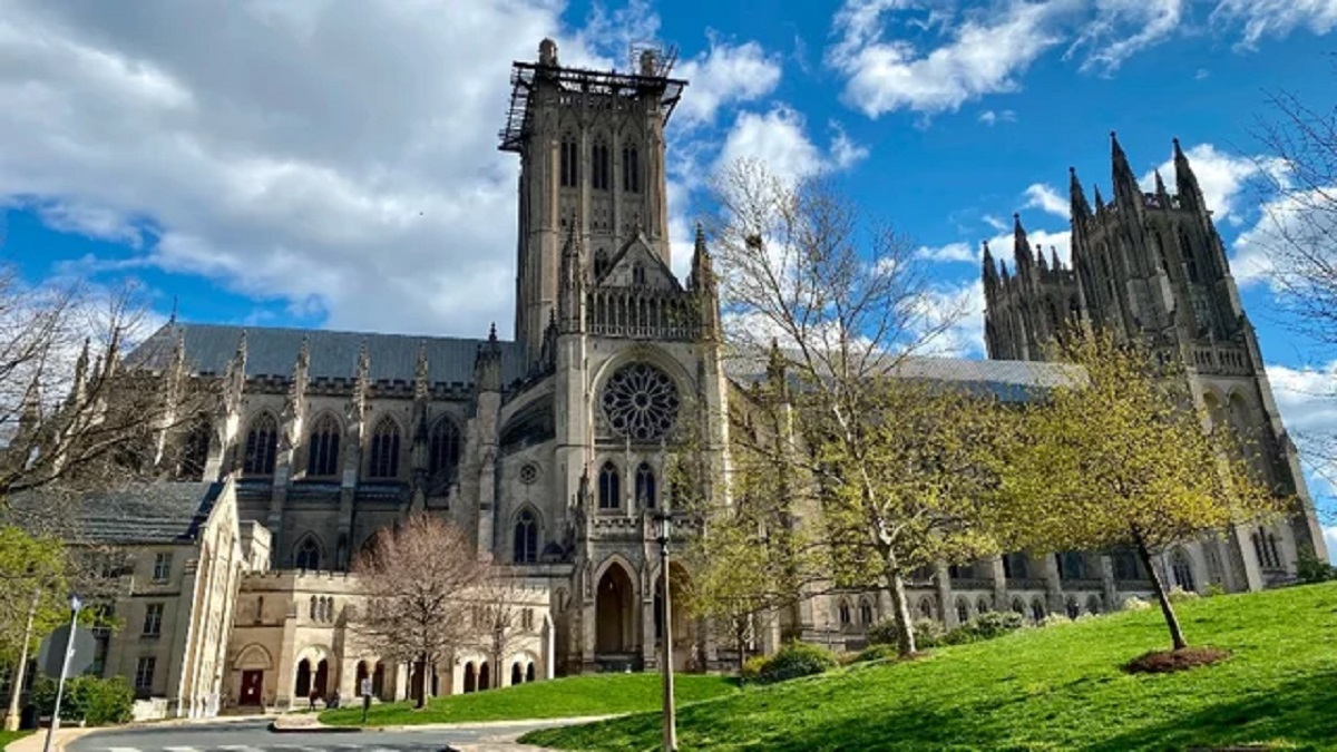 যুক্তরাষ্ট্রে ঘণ্টা বাজিয়ে করোনায় মৃতদের স্মরণ