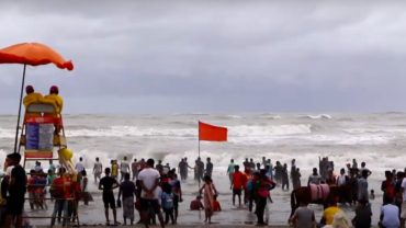 সাগরে নেমে পর্যটক নিখোঁজ