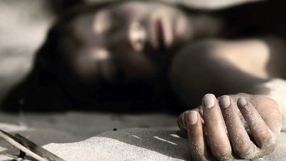 স্বামীর পরকীয়ার প্রতিবাদ করে খুন স্ত্রী!