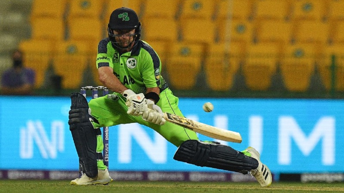 বাঁচা-মরার ম্যাচে ভালো শুরু আয়ারল্যান্ডের