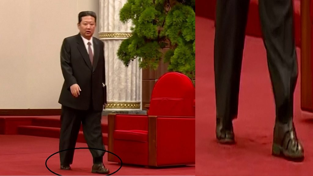 স্যুটের সাথে বুটের বদলে স্যান্ডেল পরে আলোচনায় কিম