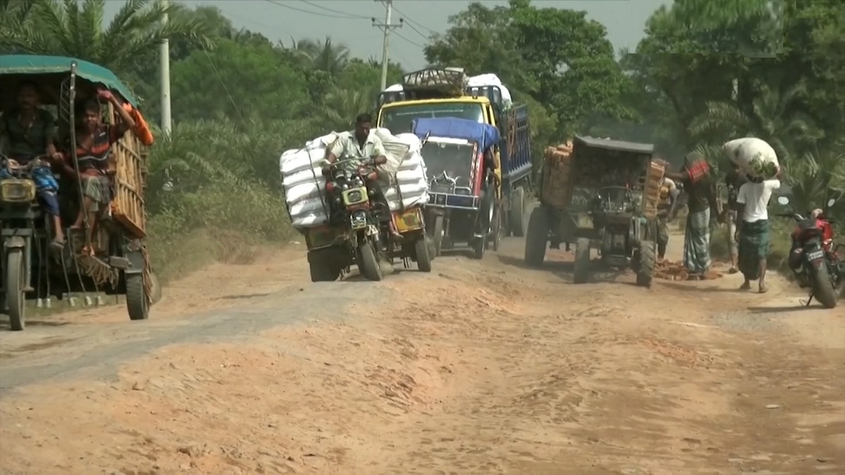 আলোর মুখ দেখছে কুষ্টিয়া-মেহেরপুর সড়ক