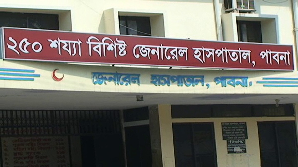 প্রেম নিয়ে দুই পরিবারের মাঝে সংঘর্ষ, গুলিতে আহত মোল্লা পরিবারের ৩ জন