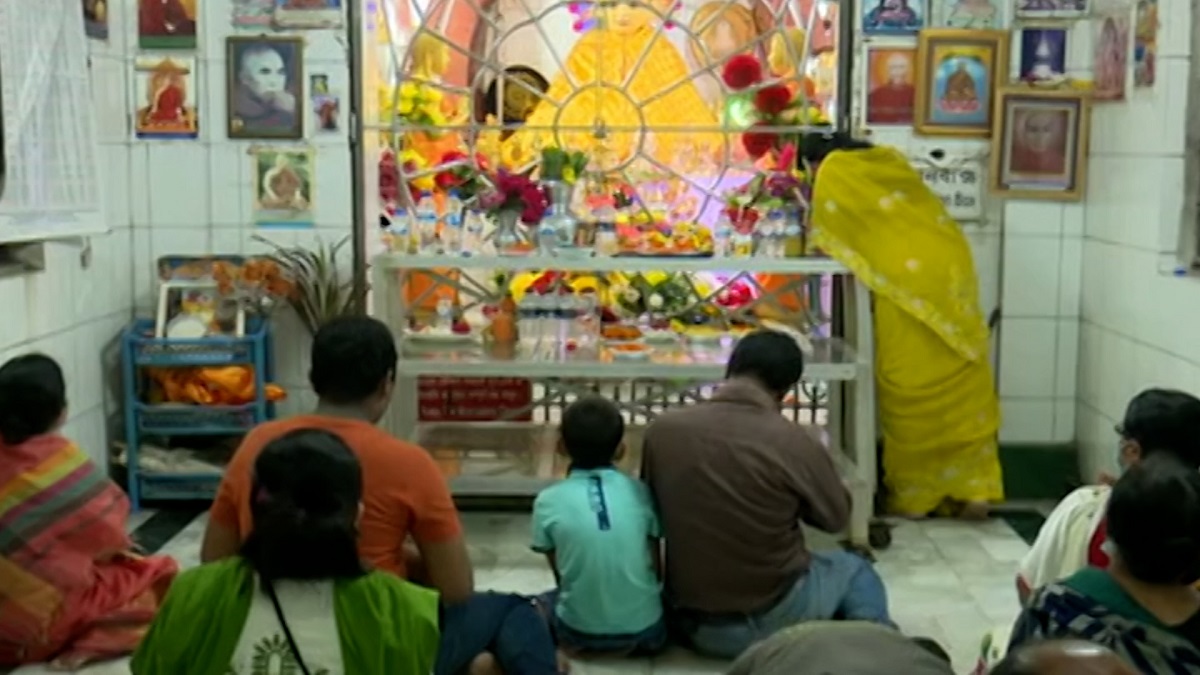 কুয়াকাটায় বৌদ্ধ ধর্মাবলম্বীদের প্রবারণা পূর্ণিমা উৎসব