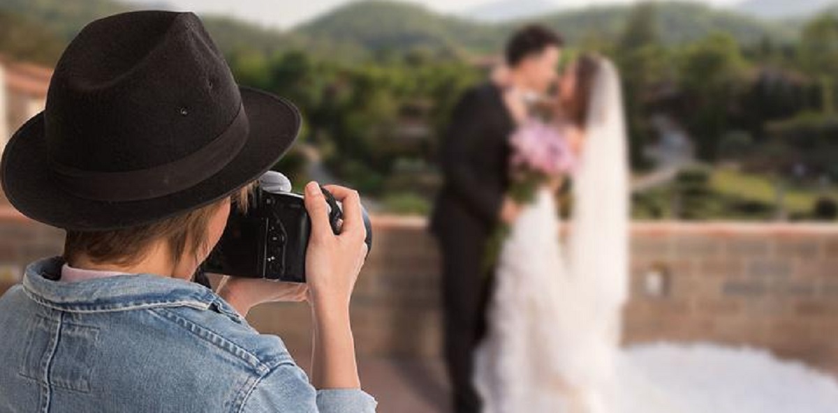 খাবার না পেয়ে বরের সামনেই বিয়ের সব ছবি মুছে দিলেন ফটোগ্রাফার, তারপর…