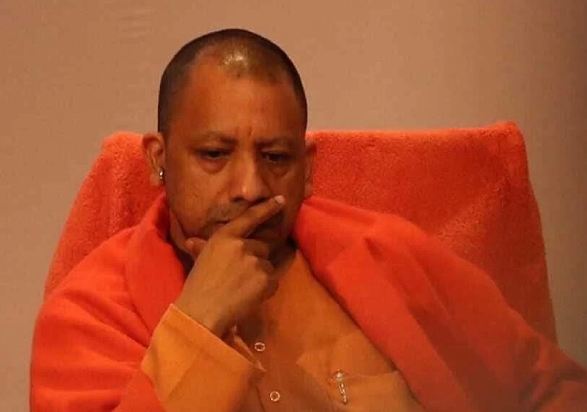 যোগী আদিত্যনাথের সভায় সশস্ত্র ব্যক্তি আটক, চার পুলিশকর্মী বরখাস্ত