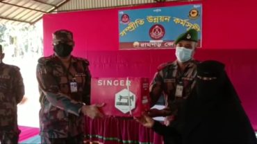 সীমান্তবর্তী অস্বচ্ছল পরিবারের পাশে বিজিবি