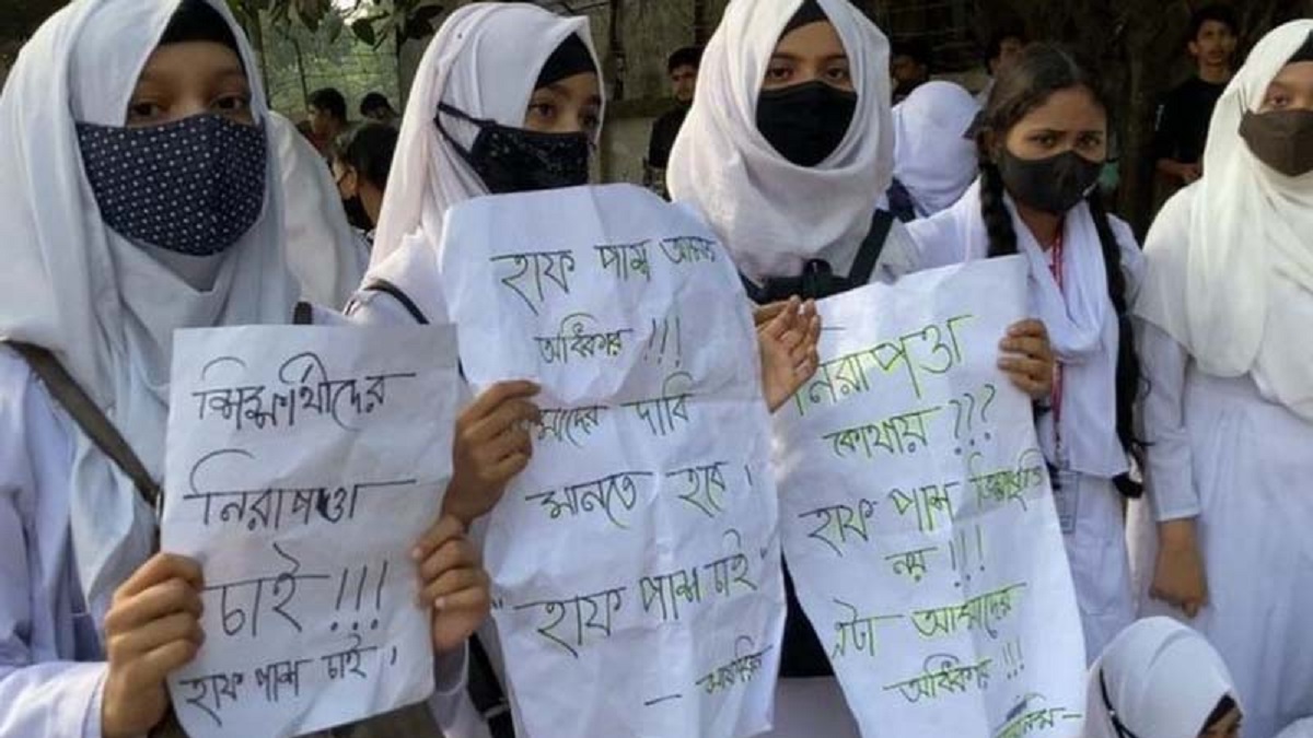 বাসের হাফ ভাড়া বিতর্ক, যা বলছে সরকার