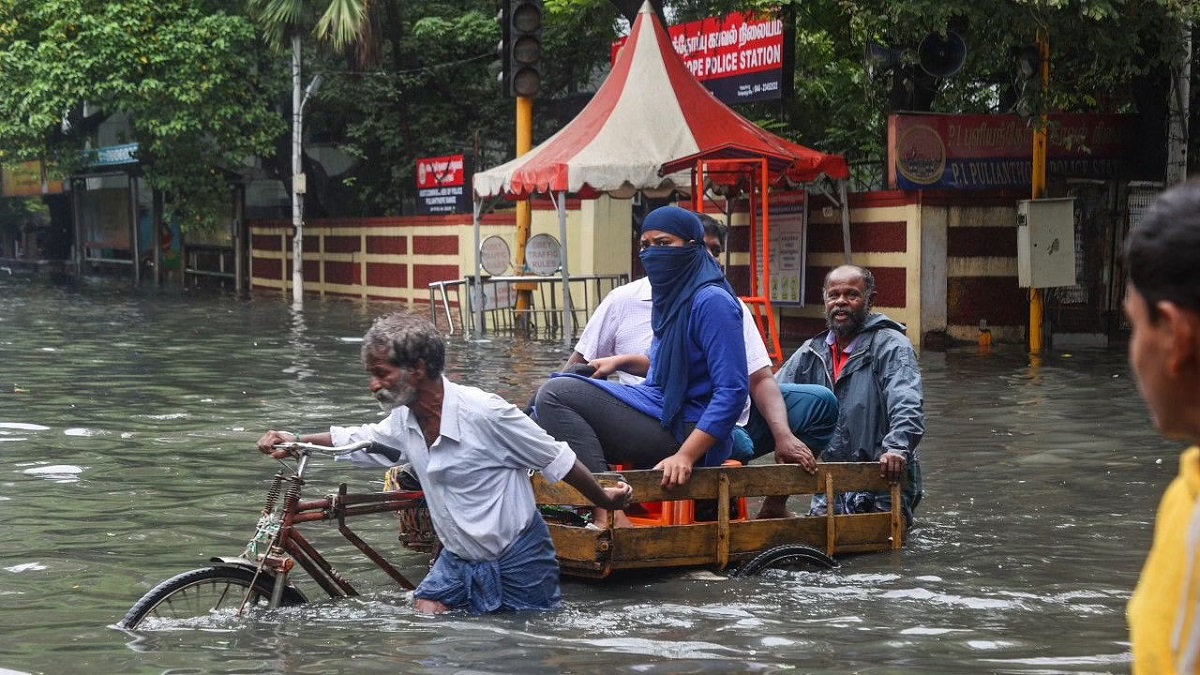 ভারী বৃষ্টিপাতের আশঙ্কায় তামিলনাড়ুতে রেড অ্যালার্ট
