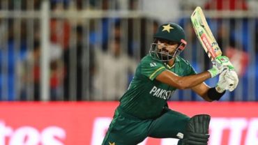 বাটলারকে ছাড়িয়ে শীর্ষে বাবর আজম