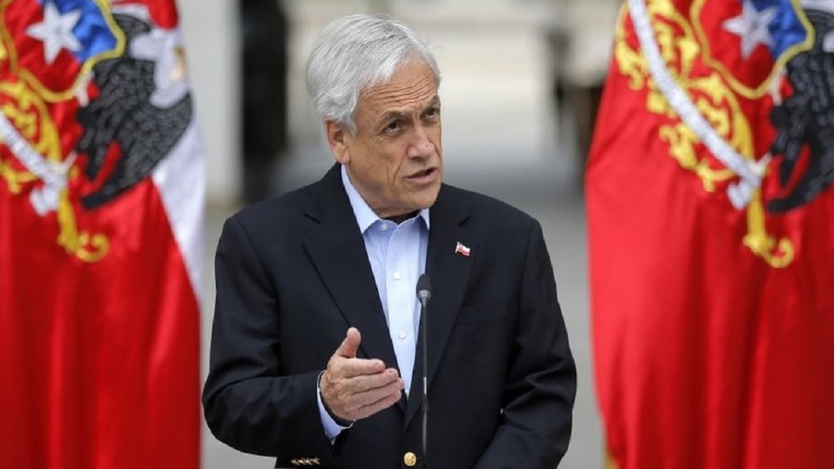 অল্পের জন্য অভিশংসনের হাত থেকে রক্ষা পেলেন চিলির প্রেসিডেন্ট