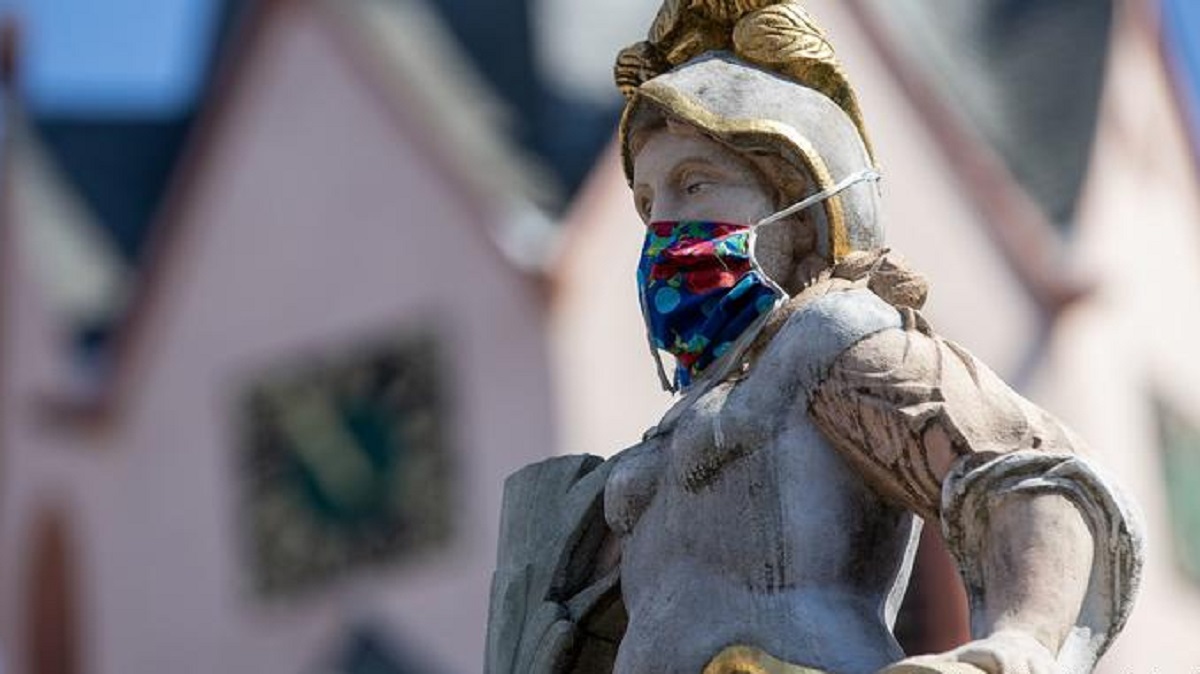 করোনায় একদিনে মৃত্যু ৭ হাজার