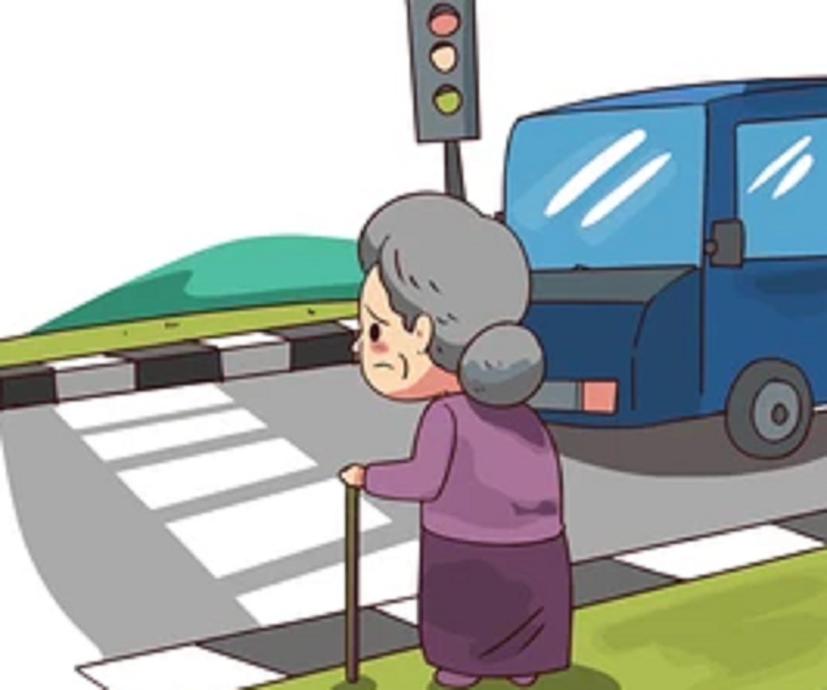 নাতির বাড়িতে যাচ্ছিলেন বৃদ্ধা, প্রাণ হারালেন রাস্তায়