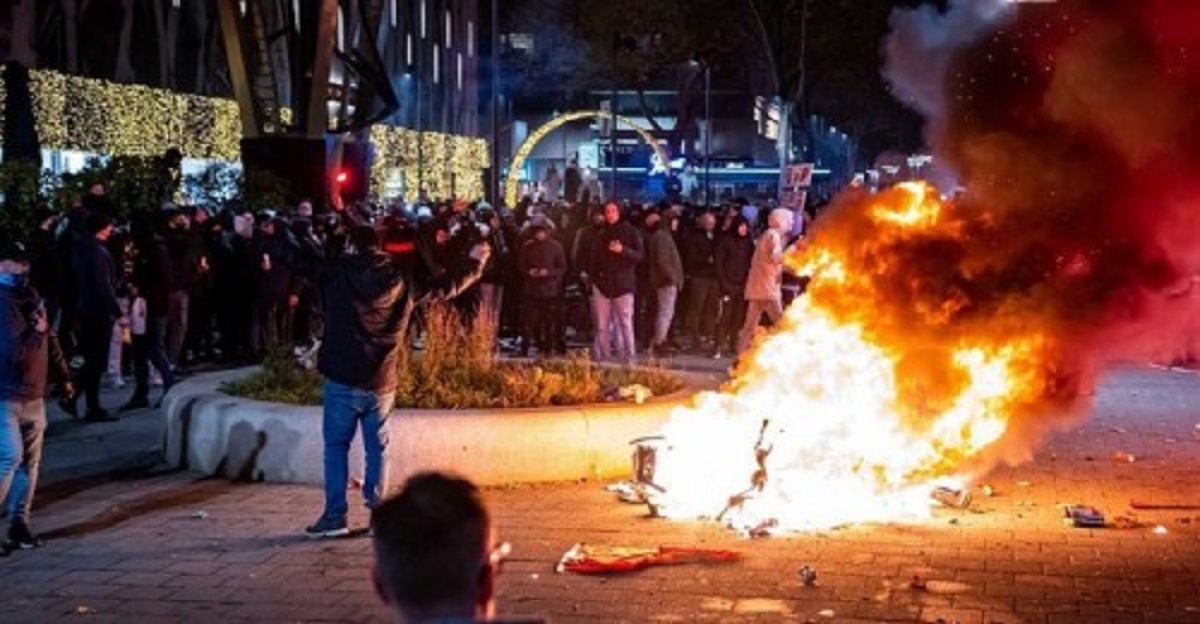 ইউরোপে ফের বাড়ছে করোনা সংক্রমণ, বিধি-নিষেধের বিরুদ্ধে তীব্র হচ্ছে আন্দোলনও