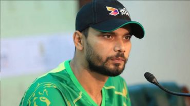 বিশ্বকাপ ব্যর্থতায় যাদের দিকে আঙ্গুল তুললেন মাশরাফী