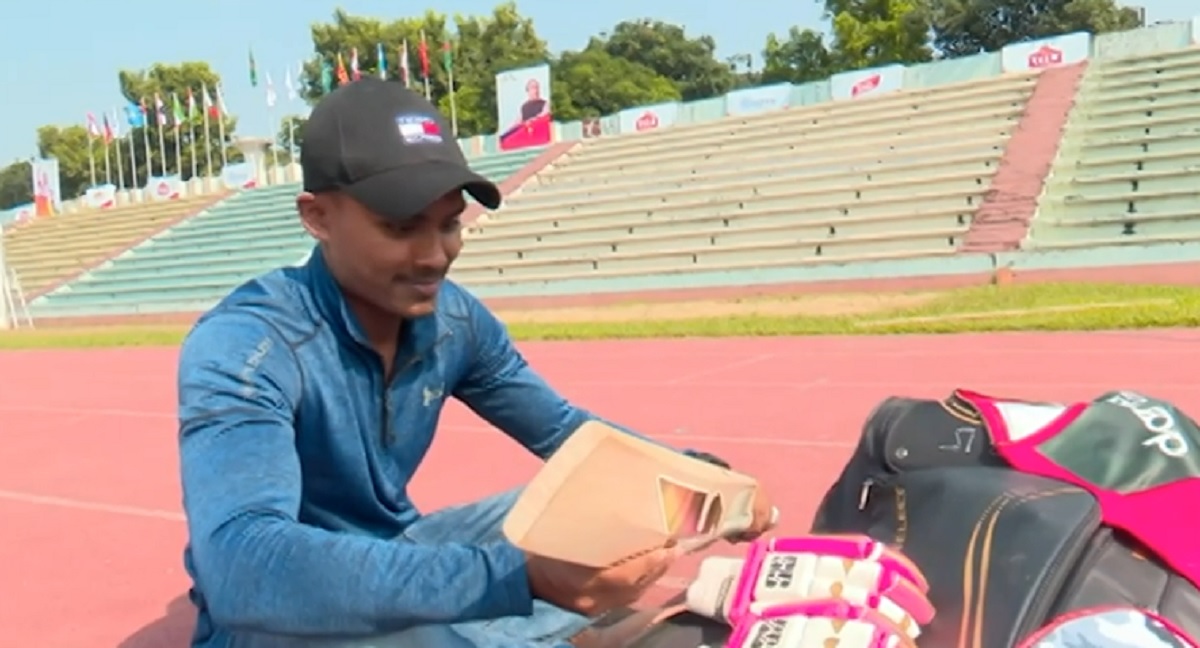 যমুনা টিভিতে সংবাদ প্রচারের পর  ইয়ামিনের পড়ালেখার ব্যবস্থা, পেয়েছেন মুশফিকের উপহার