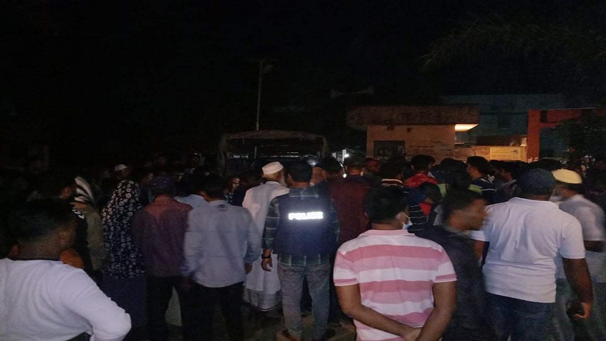 মদনে ২ শ্রমিক নেতাকে কুপিয়ে জখম, অতিরিক্ত পুলিশ মোতায়েন