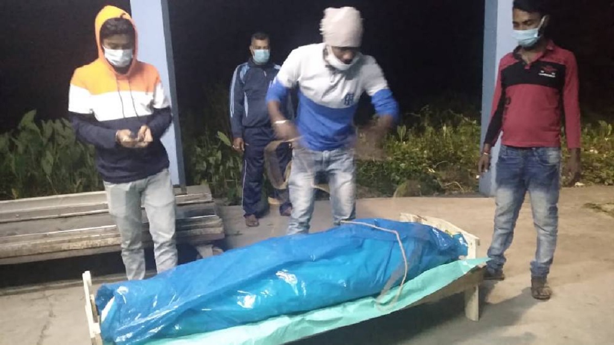 ভিন্ন ধর্মে বিয়ে না মানায় ট্রেনের সামনে ঝাঁপ, প্রেমিক যুগলের মৃত্যু
