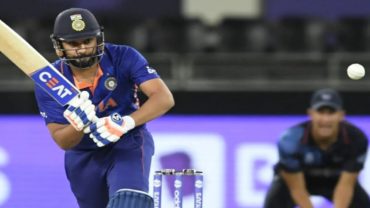 রোহিতের ঝড়ো ফিফটিতে জয়ের পথে ভারত