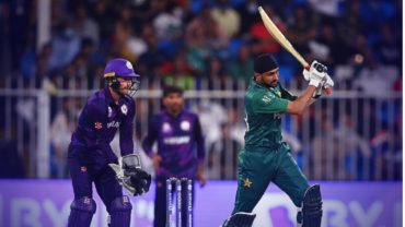 আয়নায় নিজেকে ফিট দেখতে পছন্দ করেন শোয়েব মালিক