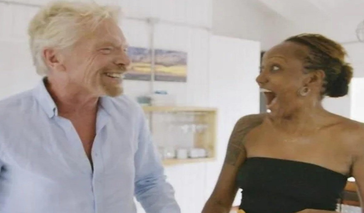 লটারি জিতে মহাকাশ ভ্রমণে যাচ্ছেন মা-মেয়ে