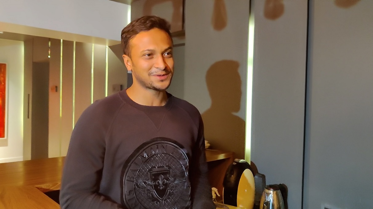 ‘আমাকে নিয়ে নেতিবাচক খবর মানুষ বেশি পছন্দ করে’