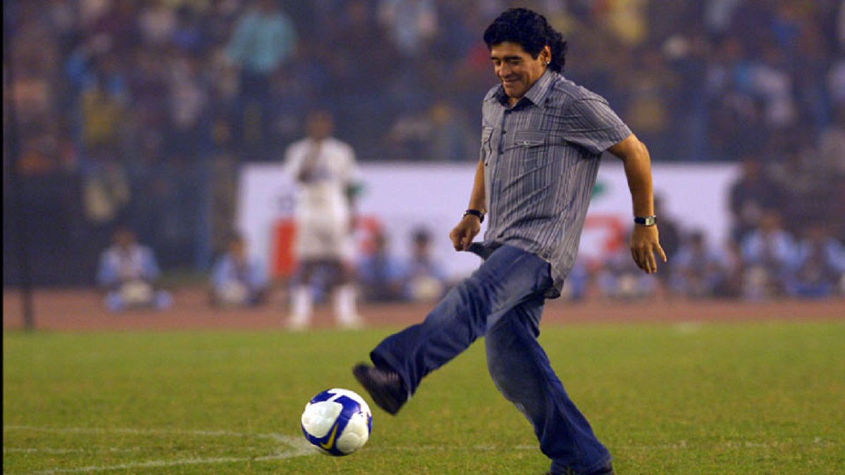 নিলামে তোলা হচ্ছে ম্যারাডোনার ব্যবহৃত পণ্য