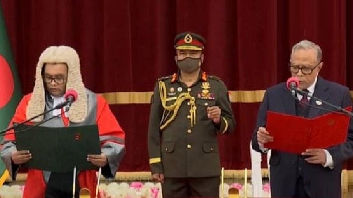 শপথ নিয়েছেন প্রধান বিচারপতি হাসান ফয়েজ সিদ্দিকী