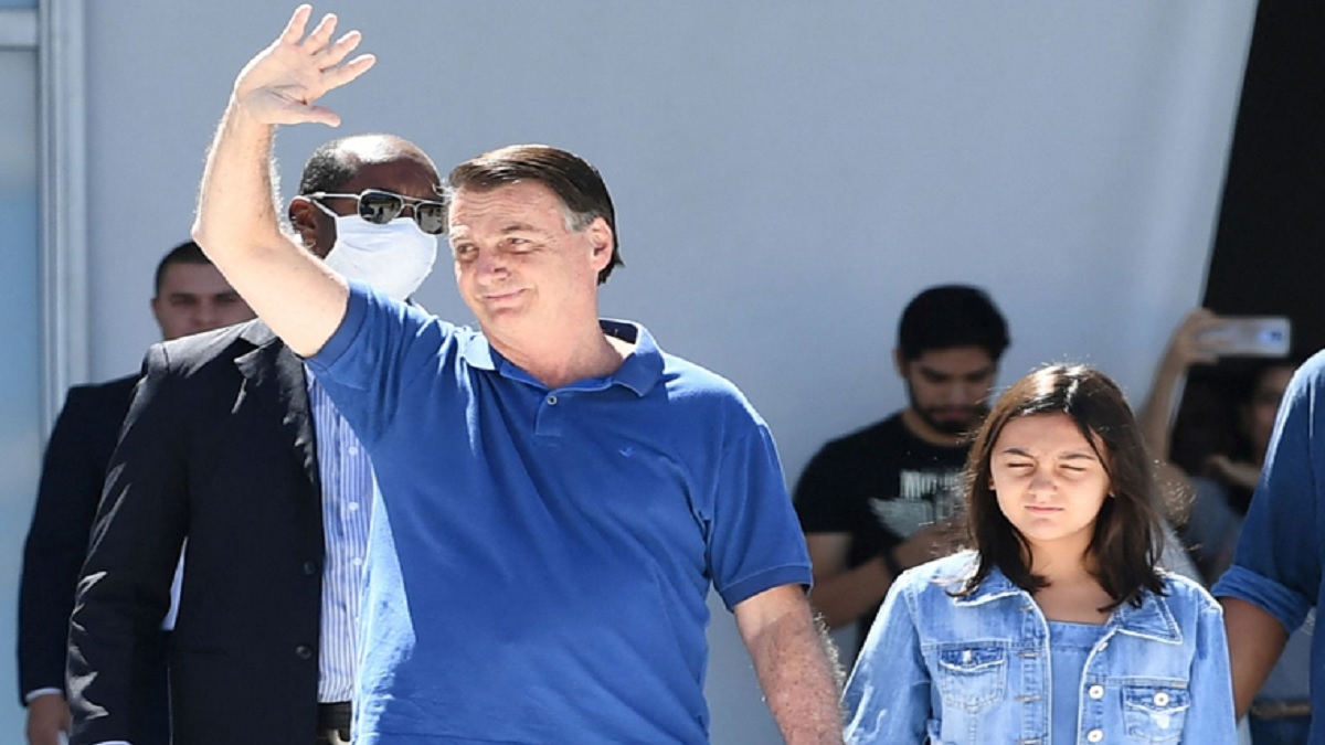 নিজেও টিকা নিবেন না, মেয়েকেও টিকা নিতে দিবেন না ব্রাজিলের প্রেসিডেন্ট