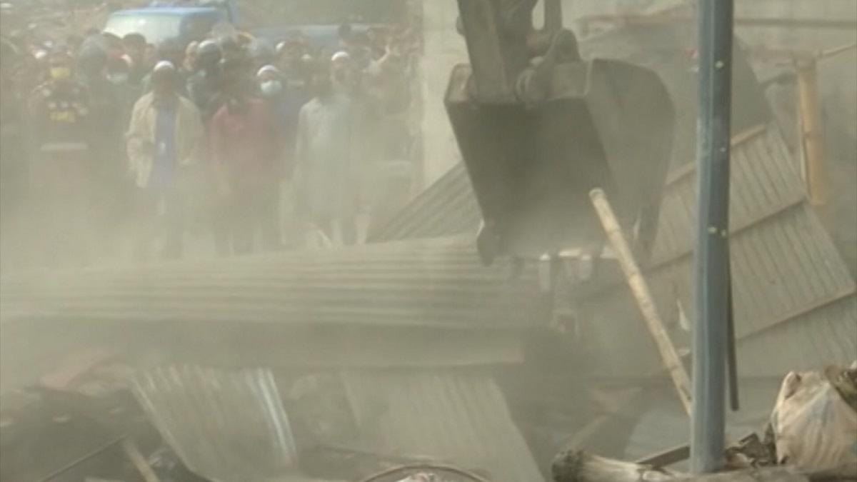 বুড়িগঙ্গার আদি চ্যানেল উদ্ধারে অভিযান