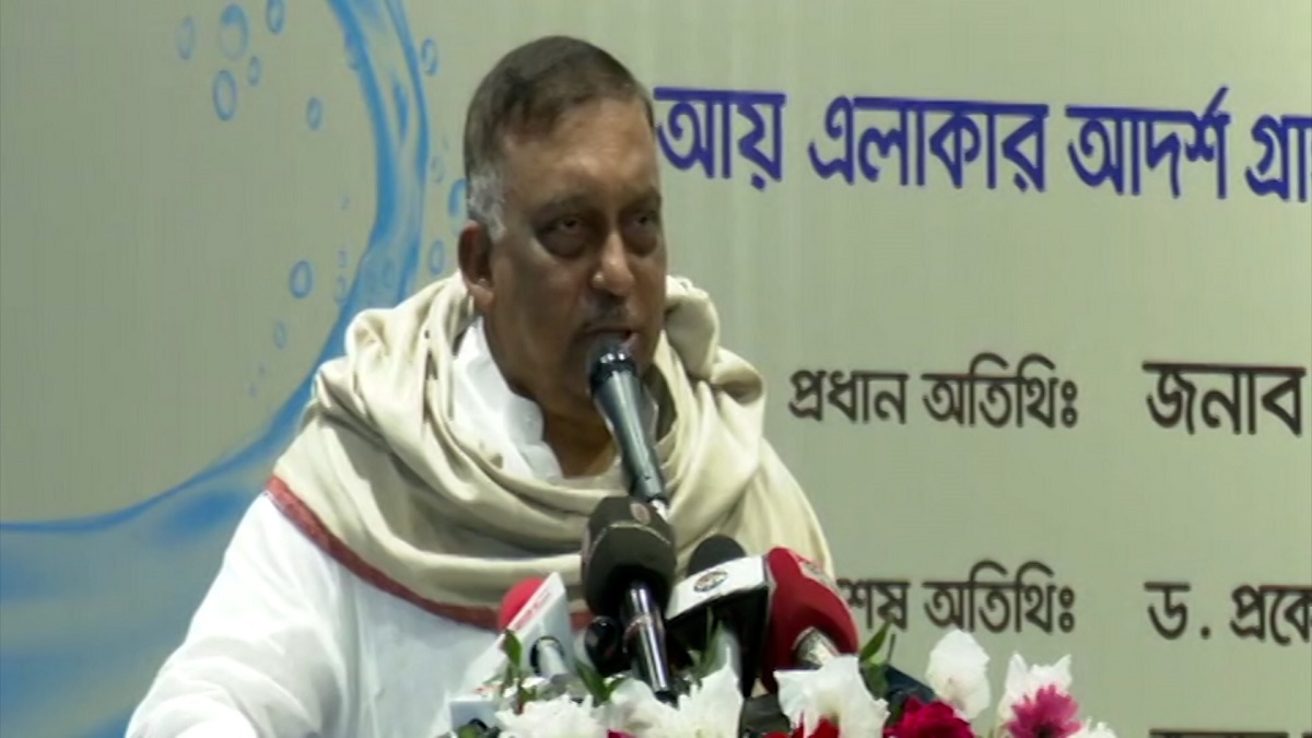 সন্ত্রাসীরা যখন গুলি তাক করে তখন আত্মরক্ষায় গুলি করা বৈধ: স্বরাষ্ট্রমন্ত্রী