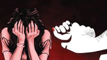 কিশোরীকে ধর্ষণের অভিযোগে বাবা-ছেলে গ্রেফতার