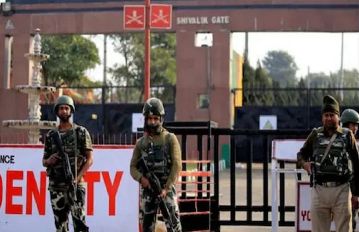 ভারতীয় সেনাবাহিনীর ৯ হাজার ৫০৫ একর জমি ভূমি মাফিয়াদের দখলে