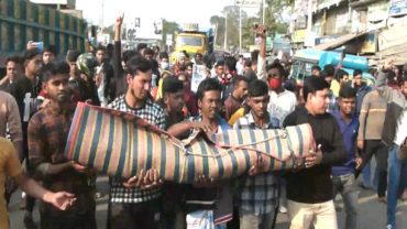 ঝিনাইদহে গৃহবধূকে পিটিয়ে হত্যার অভিযোগ, লাশ নিয়ে বিক্ষোভ মিছিল