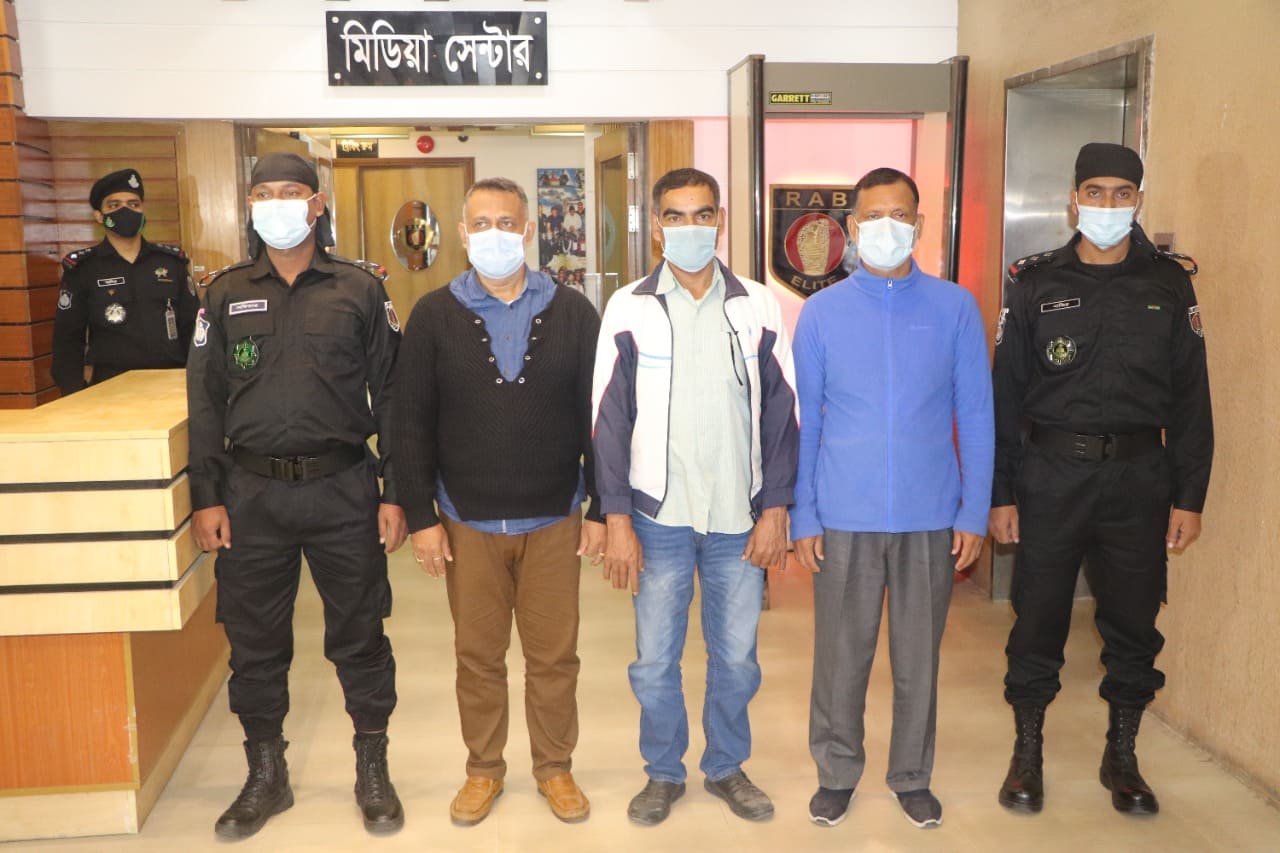 দুর্ধর্ষ পাচারকারীদের বিষয়ে যে রোমহর্ষক তথ্য দিলেন পালিয়ে আসা জাহাঙ্গীর