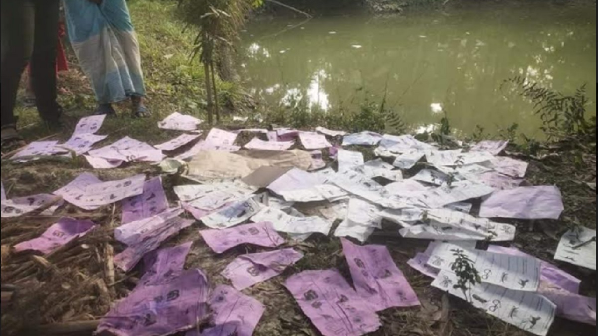 ভোটের দুইদিন পর পুকুরে মিললো সিল মারা দুই শতাধিক ব্যালট