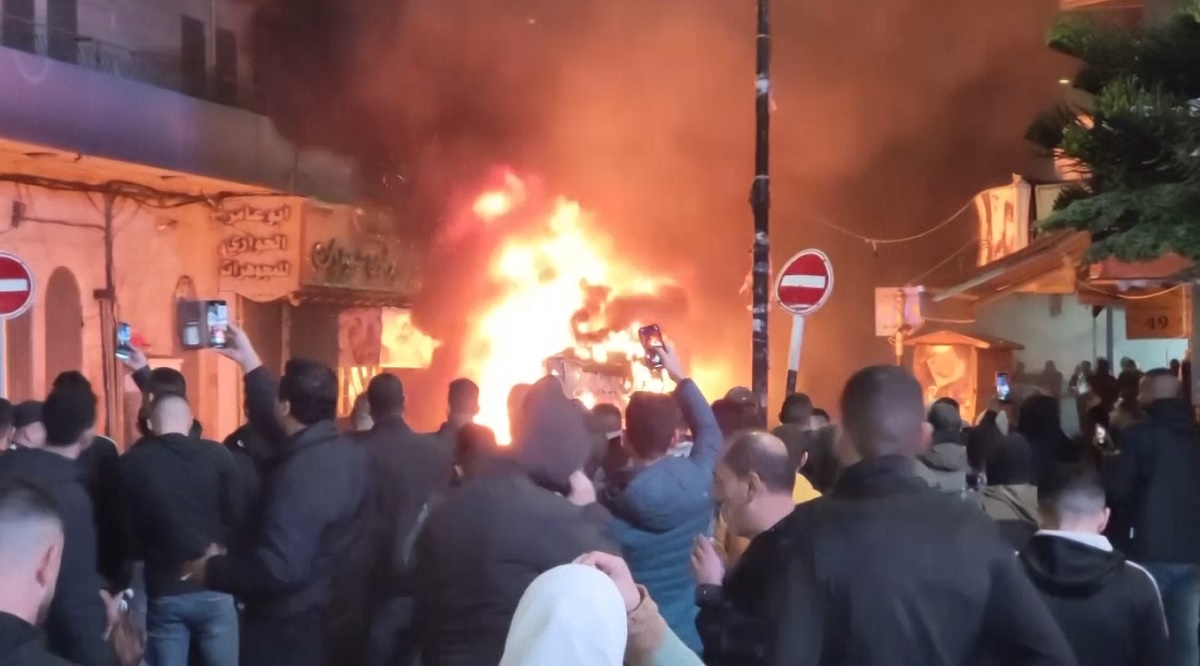 রামাল্লায় দুই ইসরায়েলি অনুপ্রবেশ করায় তাদের গাড়িতে আগুন