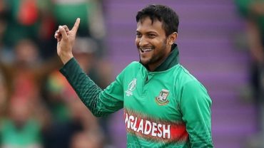ওয়ানডের বর্ষসেরার লড়াইয়ে সাকিব