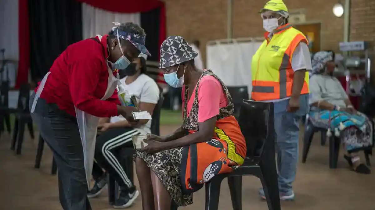 দক্ষিণ আফ্রিকায় এক সপ্তাহে করোনার সংক্রমণ বেড়েছে ২৫৫ শতাংশ