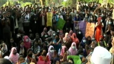 হল ছাড়তে নানা ভয়ভীতি প্রদর্শন, শিক্ষার্থীদের অভিযোগ
