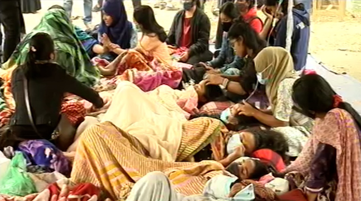 শাবিপ্রবিতে দ্বিতীয় দিনের অনশনে হাসপাতালে ৩ শিক্ষার্থী, অসুস্থ কয়েকজন