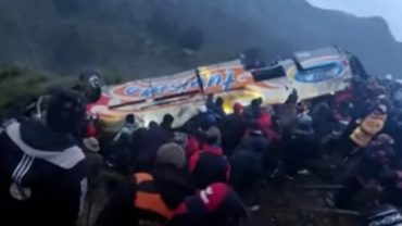 বলিভিয়ায় যাত্রীবাহী বাস খাদে পড়ে নিহত ১১