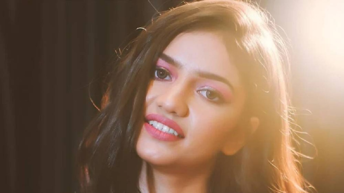 আমি চলে গেলে আমার মুখের দিকে তাকিও, বাবাকে ফোন করে ছ’তলা থেকে ঝাঁপ মডেলের!