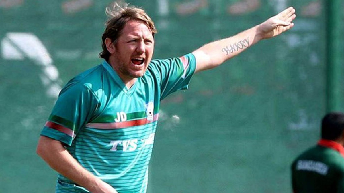 বেতন ছাড়বেন না জেমি ডে, সমঝোতায় যেতে চায় বাফুফে