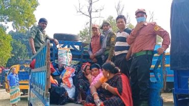 টাঙ্গাইল-৭ উপনির্বাচনের সরঞ্জাম পৌঁছানো হচ্ছে, ভোট কাল
