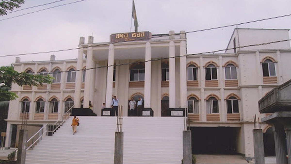 মানিকগঞ্জ পৌর মেয়রের বিরুদ্ধে কোটি টাকা আত্মসাতের অভিযোগ