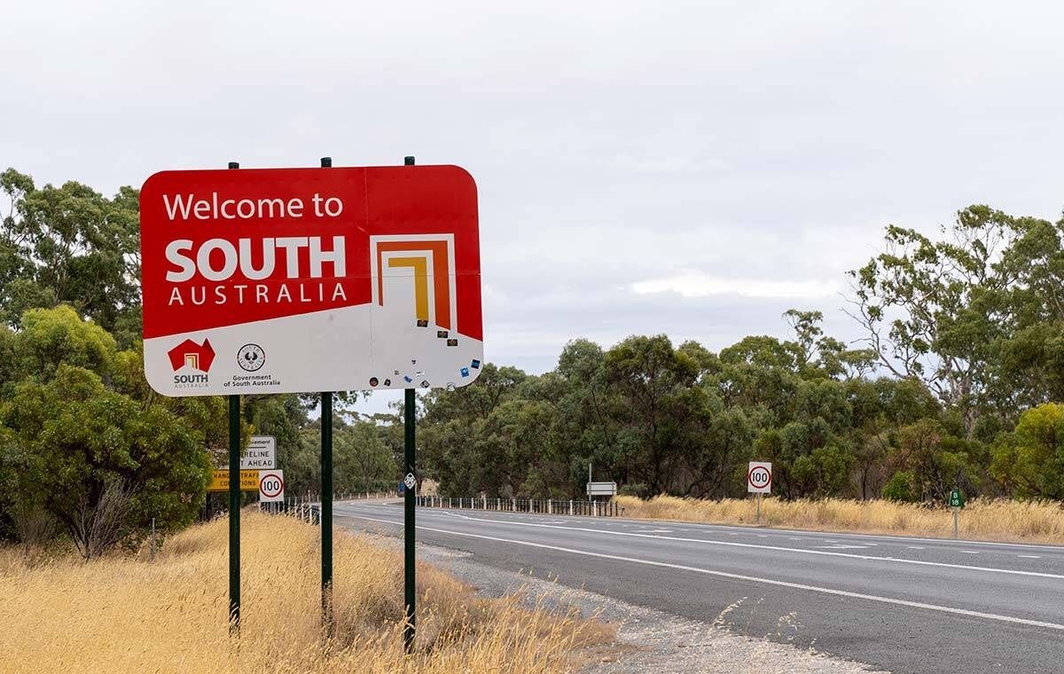 দু’বছর পর বিদেশি পর্যটক প্রবেশের অনুমতি দিলো অস্ট্রেলিয়া