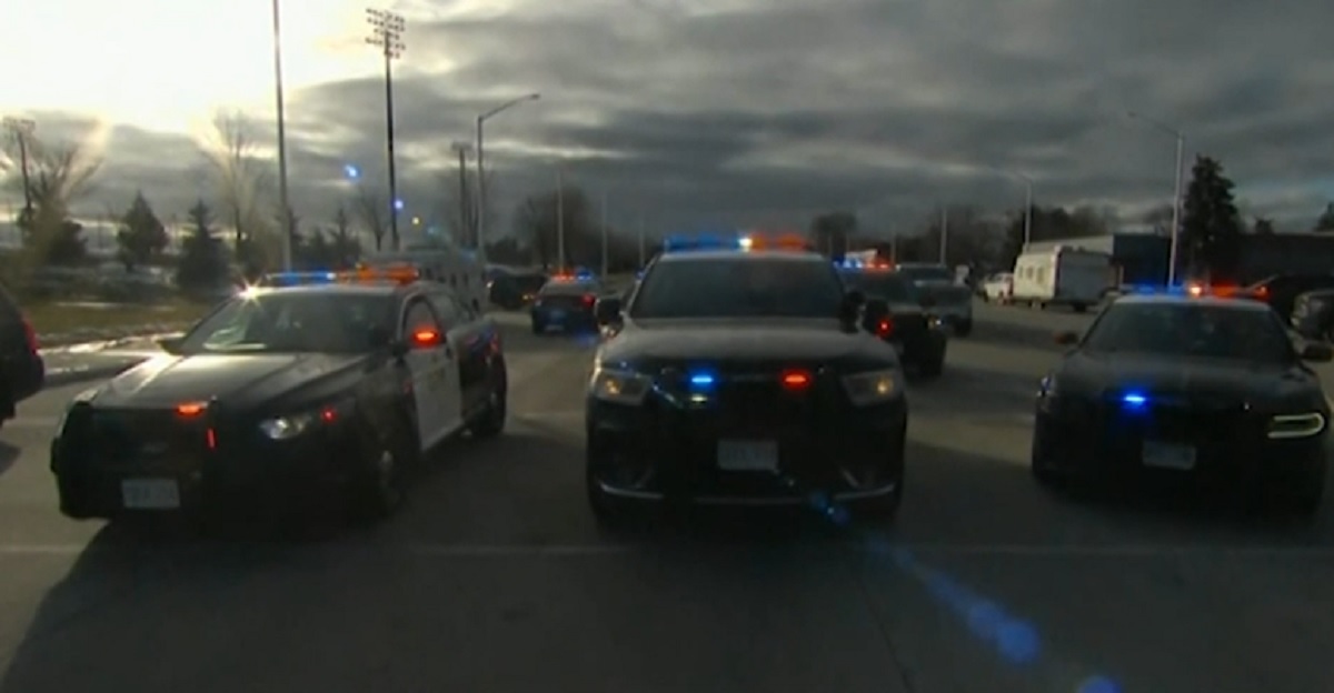 ট্রাক চালকদের বিক্ষোভ, অ্যাম্বাসেডর ব্রিজের যানজট নিরসনে কাজ শুরু প্রশাসনের