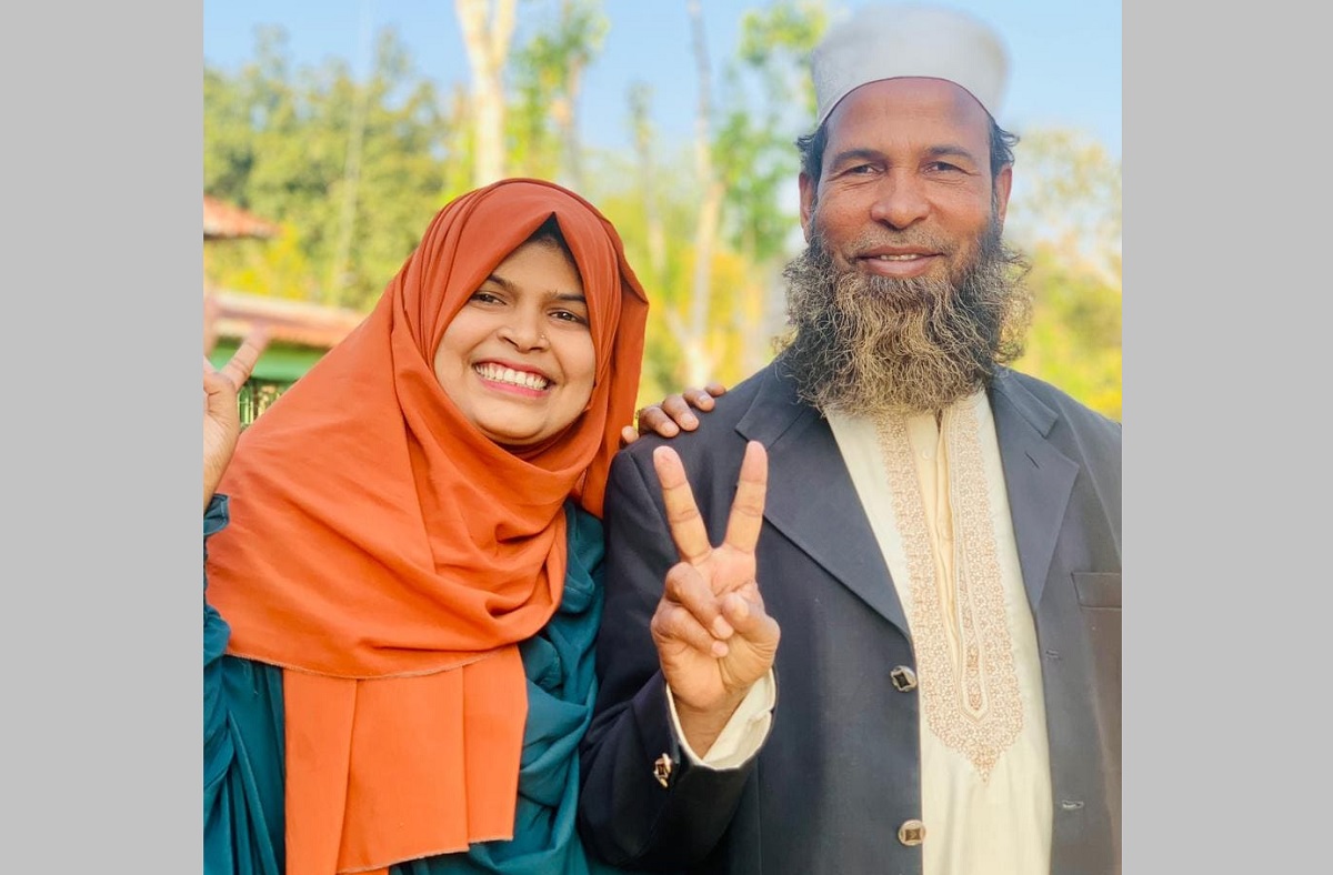 ৫০ বছর বয়সে আলিম পাশ করলেন সিরাজুল ইসলাম