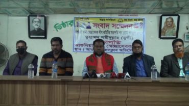 আ’ লীগের রাজনীতি করে ‘ঋণগ্রস্ত’, সংবাদ সম্মেলন করে পদ ছাড়লেন স্বেচ্ছাসেবক লীগ নেতা